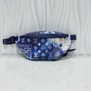 Louis Vuitton Discovery Blue and White Porcelain Bumbag